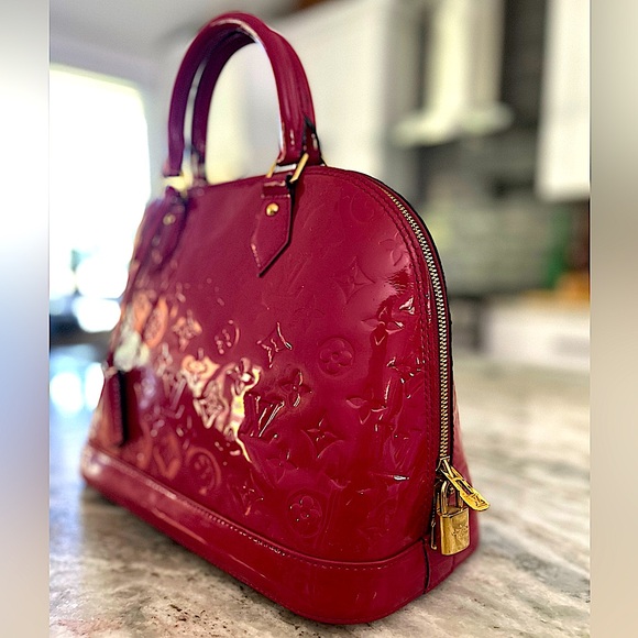 Louis Vuitton Authentic Red Monogram Vernis Leather GM Alma w/Lock Set - Picture 3 of 13